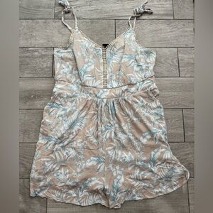 Torrid Romper Women Tropical Floral Beige Blue Crinkled Gauze Tie Strap 2X 18/20